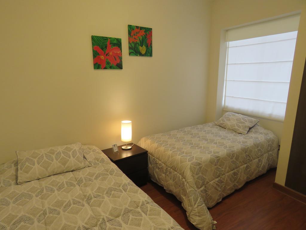 Spacious Apartment In Miraflores Lima Room photo