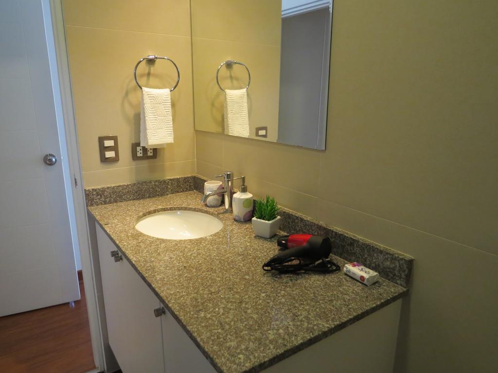 Spacious Apartment In Miraflores Lima Room photo