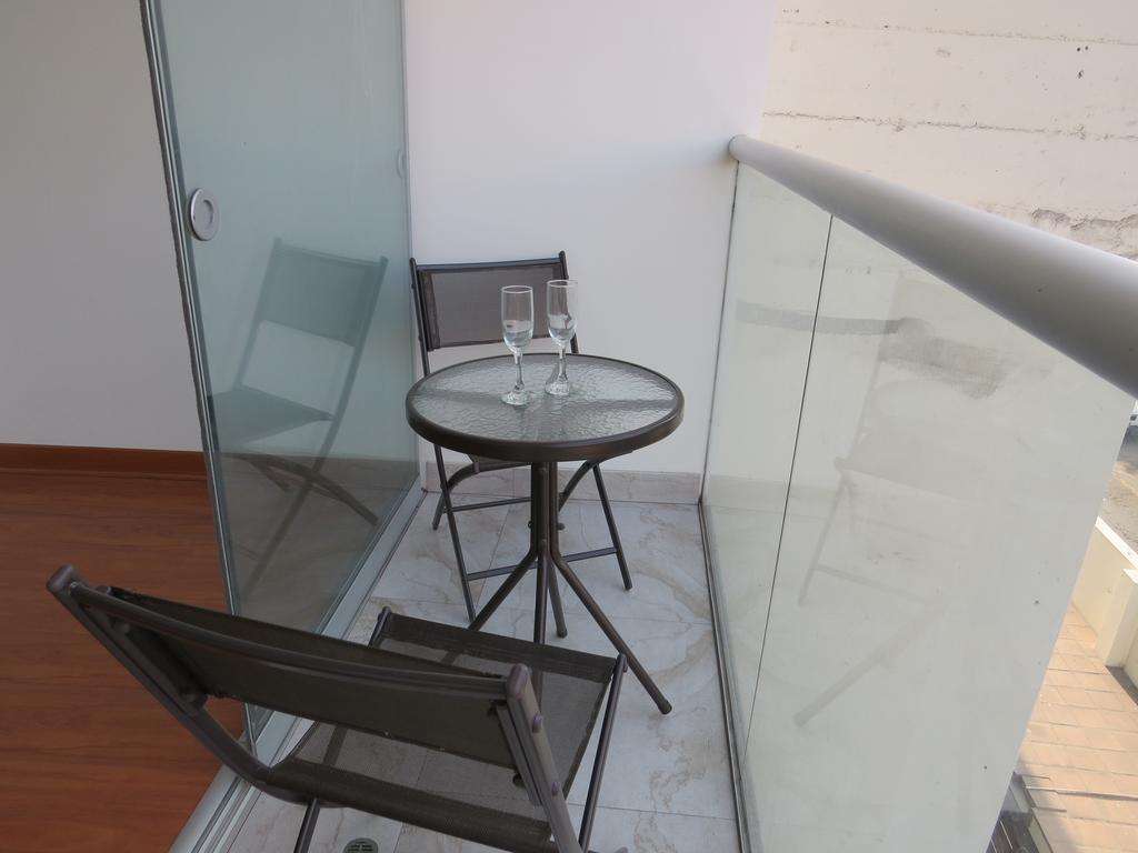 Spacious Apartment In Miraflores Lima Room photo